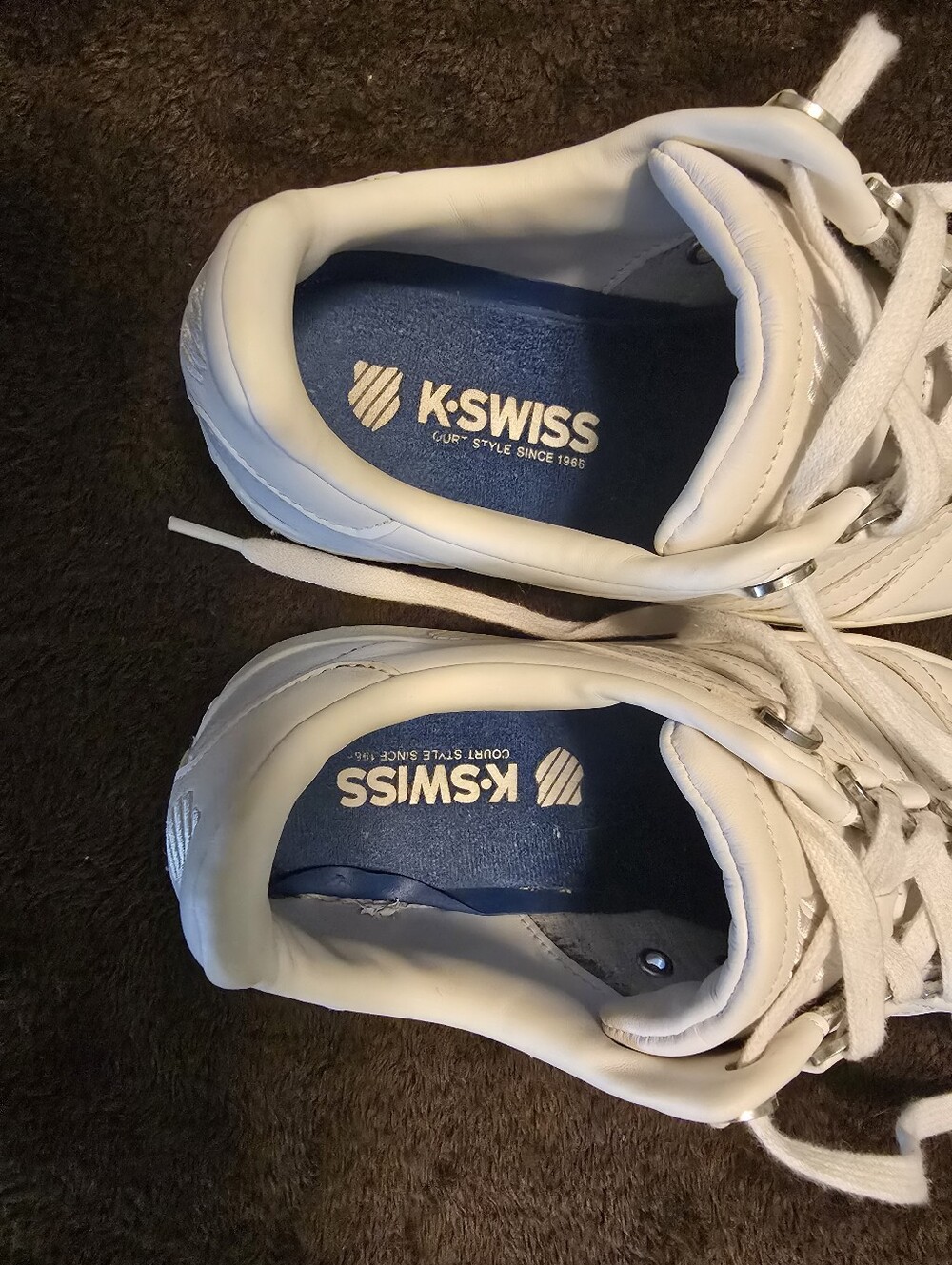 K-Swiss Women's White Leather Sneakers with Embroidered Shield Size 8M - Picture 6 of 8
